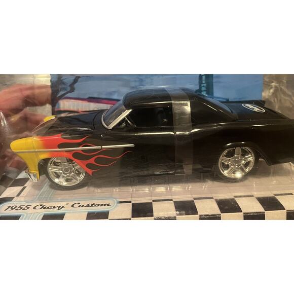 Auto World 1955 Chevy Custom 1:25 Scale TRUE VALUE 2009 NIB Diecast GM - Picture 2 of 5